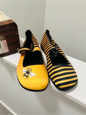Hot Chocolate Bumblebee Mary Jane Shoes - Yellow & Black NWOT